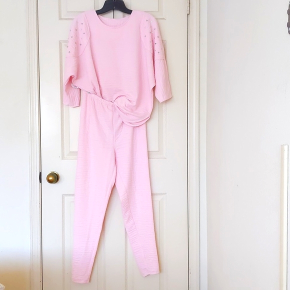 Woman's comfortable top and bottom set with crystals. - Picture 1 of 8